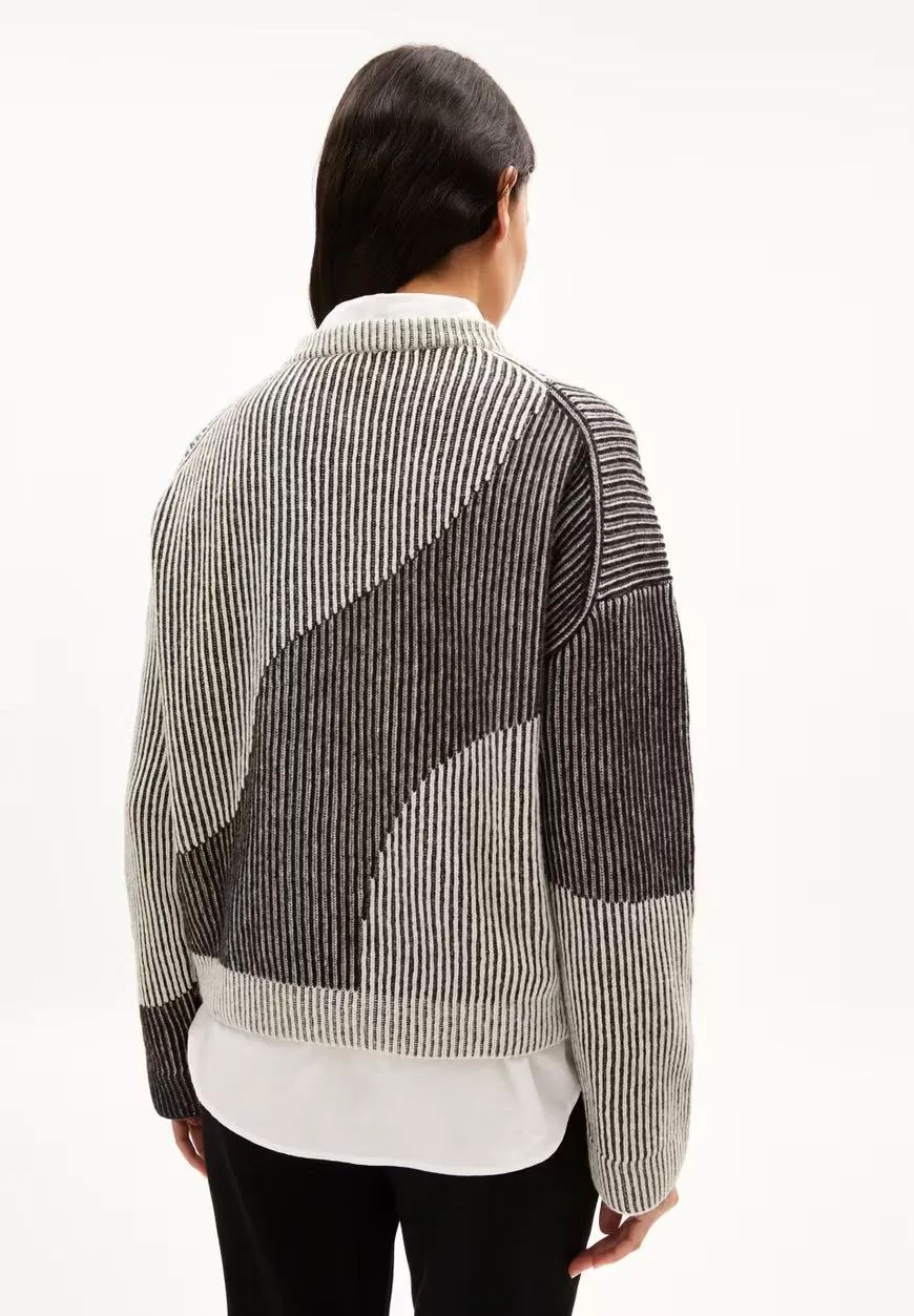 Mayraa Vanise Sweater in Black/off-White