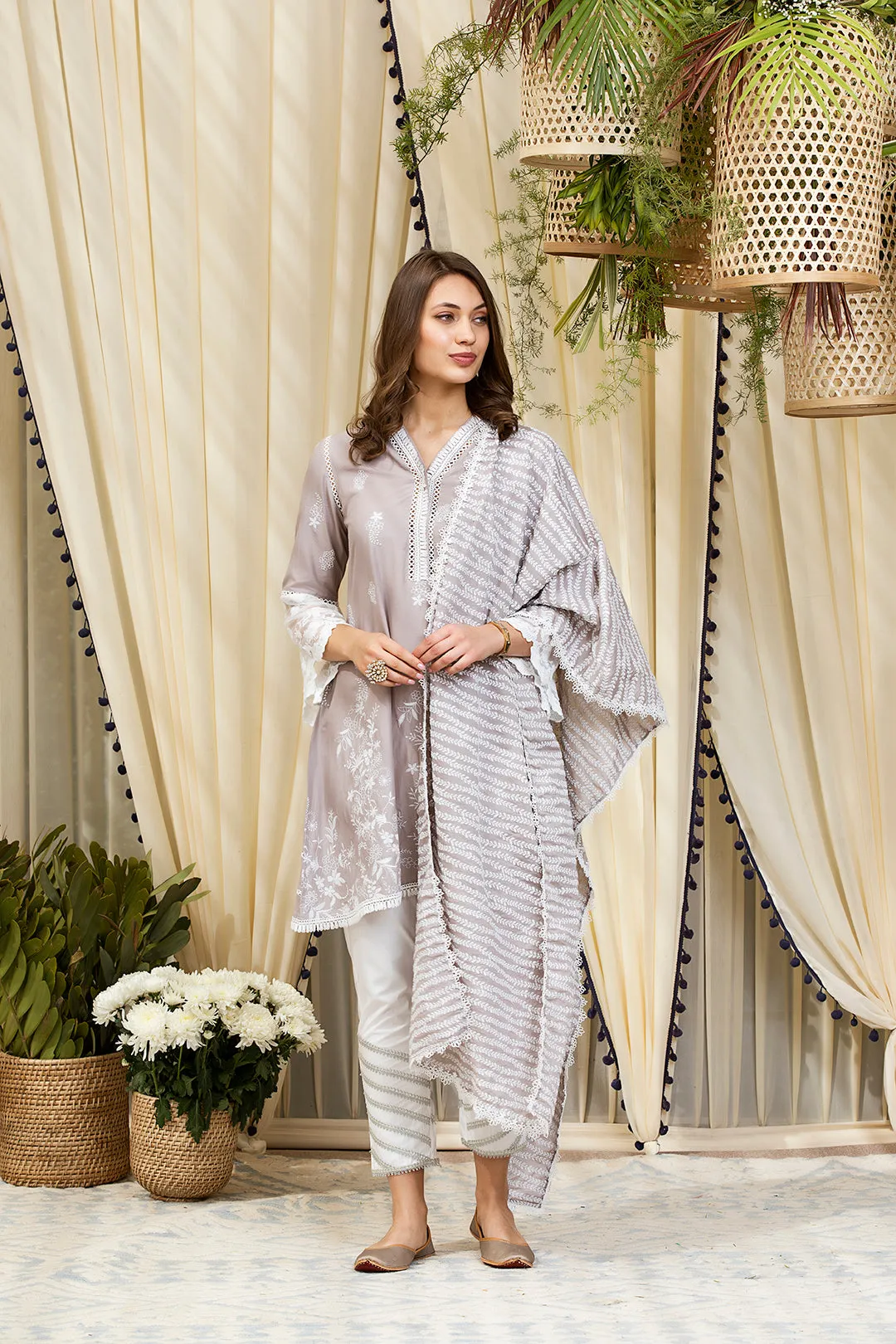 Mulmul Cotton Gemma Kurta With Diagonal Gota Pyajama