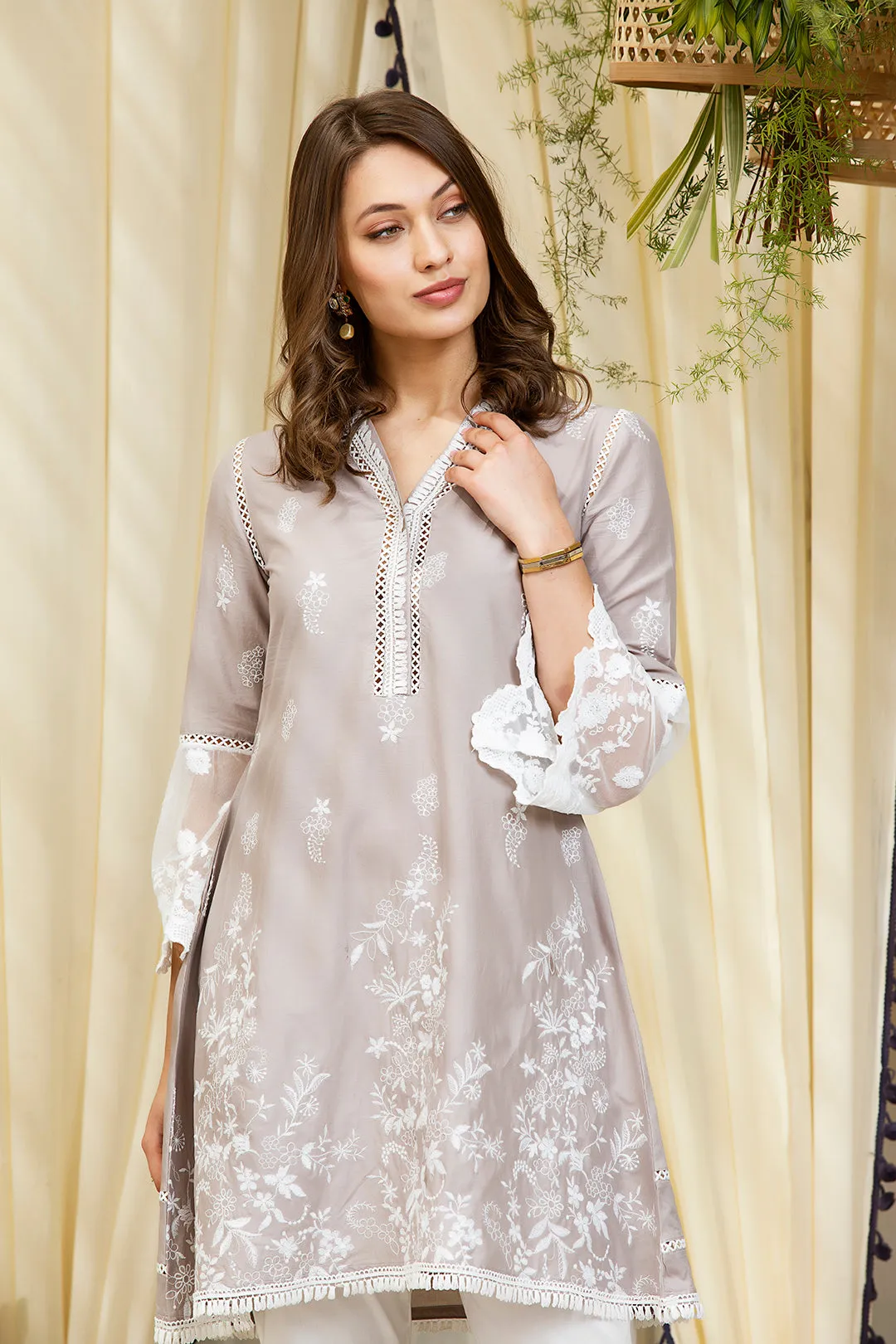 Mulmul Cotton Gemma Kurta With Diagonal Gota Pyajama