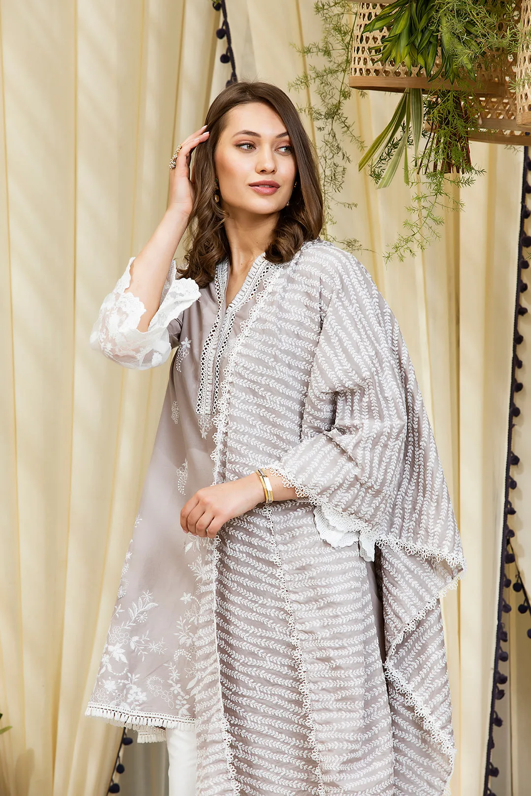 Mulmul Cotton Gemma Kurta With Diagonal Gota Pyajama